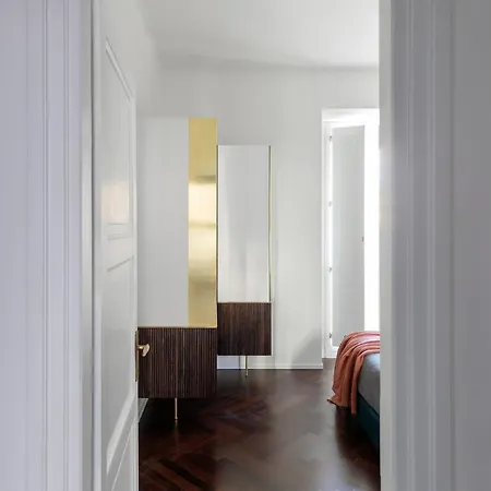 Nolo Eleganza Con Balcone E Design * Milaan