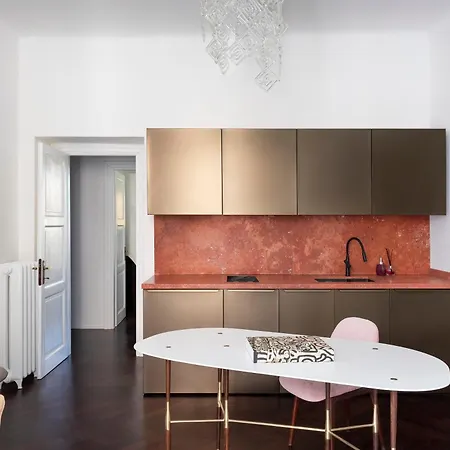 Nolo Eleganza Con Balcone E Design Milano